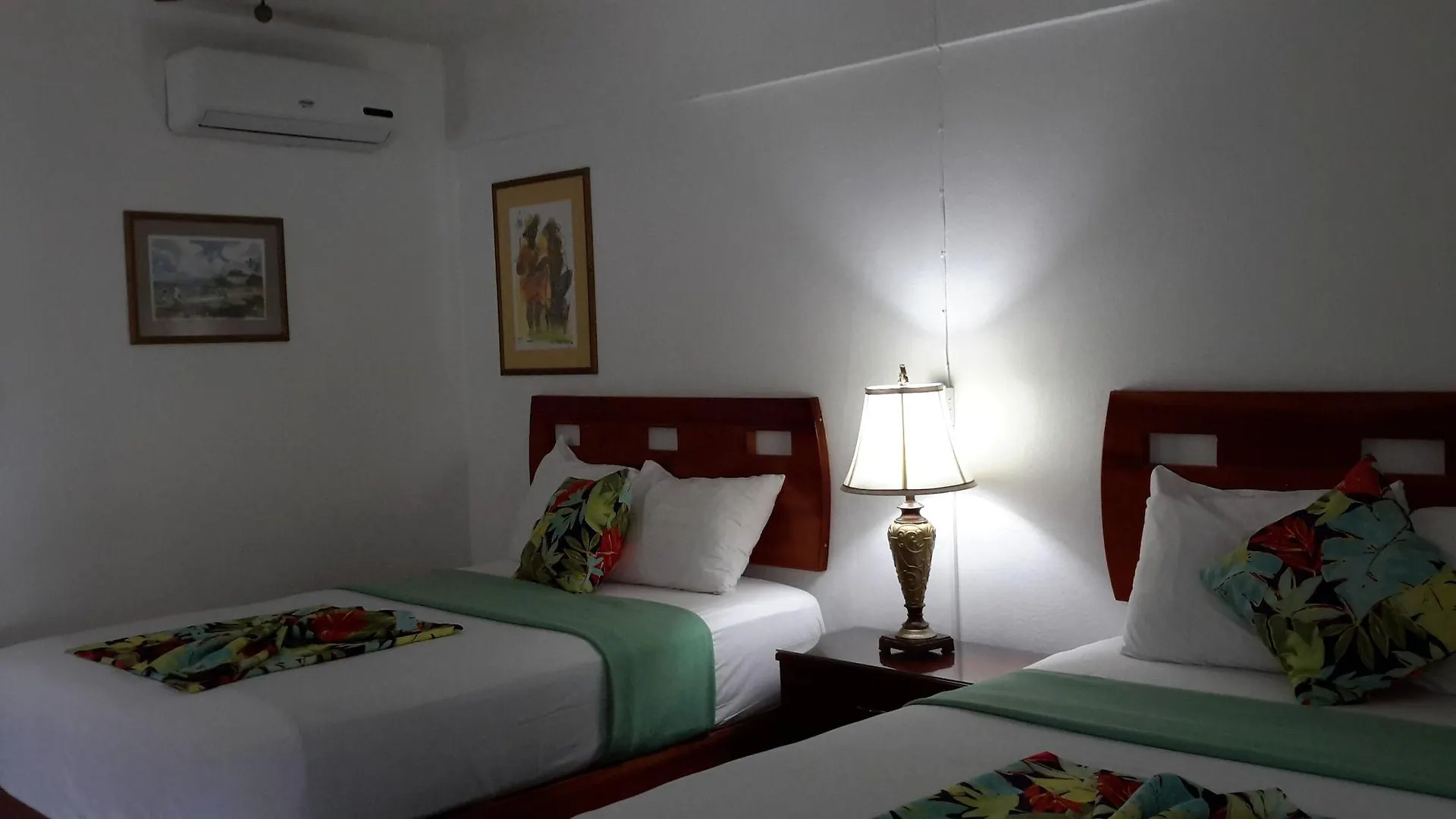 Hibiscus Lodge Hotel Ocho Rios